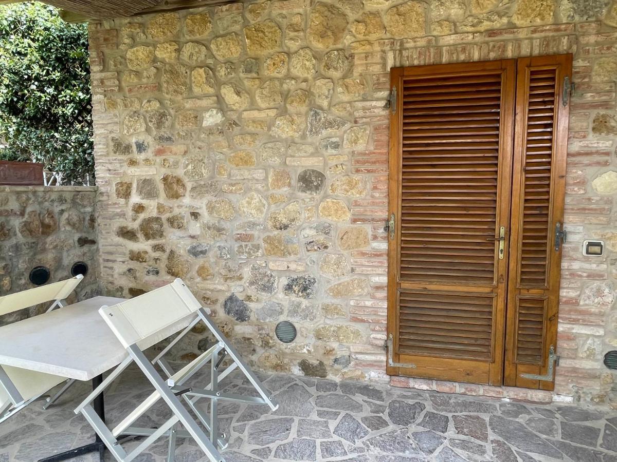 Casa Vacanza Le Case Σαν Τζιμινιάνο Εξωτερικό φωτογραφία